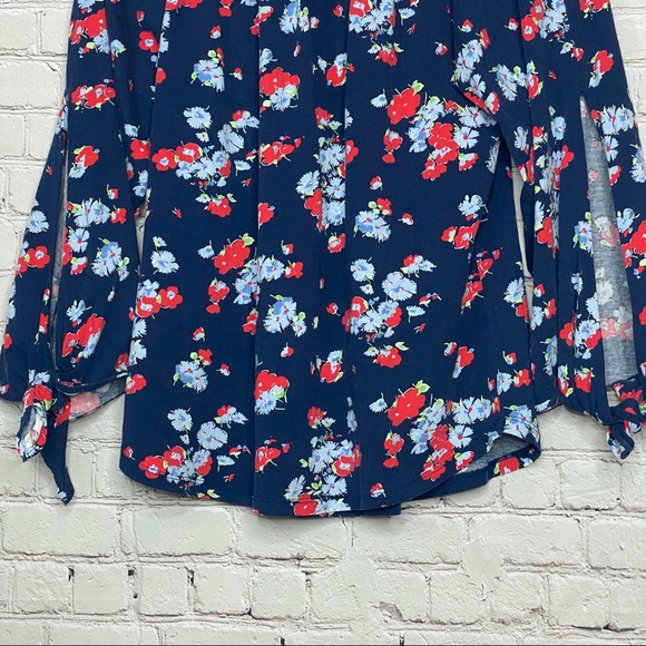 Lauren Ralph Women’s Navy Floral Top Size Small - Picture 5 of 6